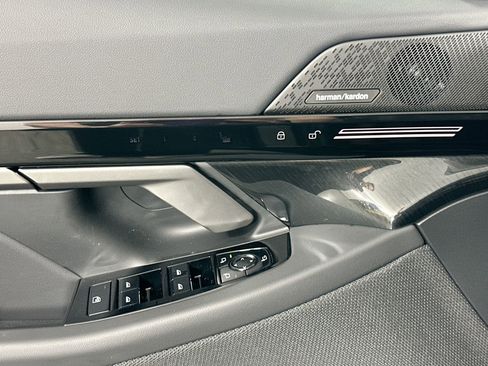 New 2026 BMW 530i xDrive w/ Premium Package image 17