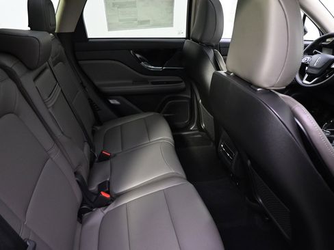 New 2026 Lincoln Corsair Premiere image 18