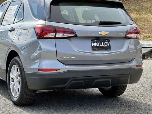 Certified 2023 Chevrolet Equinox LS w/ Driver Confidence II Package image 4