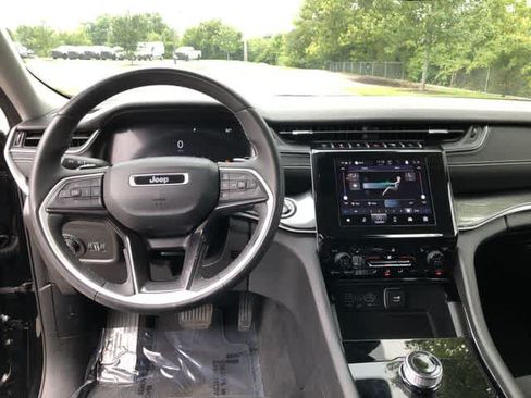 Used 2023 Jeep Grand Cherokee L Laredo w/ Luxury Tech Group I AWD/4WD image 13