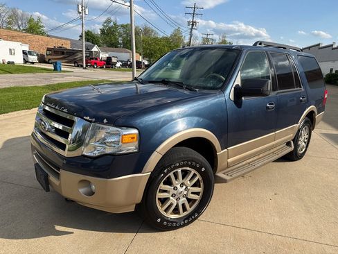 Used 2014 Ford Expedition XLT w/ Equipment Group 202A AWD/4WD image 1
