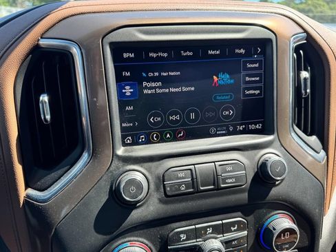 Used 2022 Chevrolet Silverado 1500 High Country w/ Technology Package AWD/4WD image 21