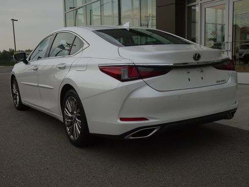 Used 2019 Lexus ES 350 w/ Premium Package FWD image 3
