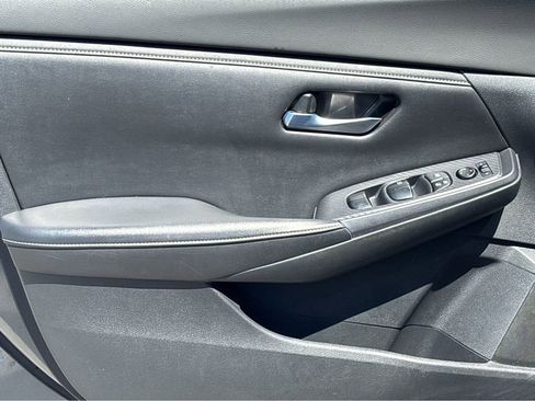 Used 2024 Nissan Sentra SV FWD image 3