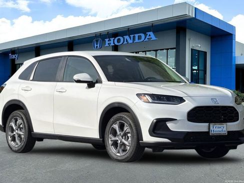 New 2026 Honda HR-V LX image 2