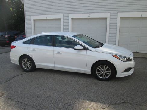Used 2017 Hyundai Sonata SE FWD image 3