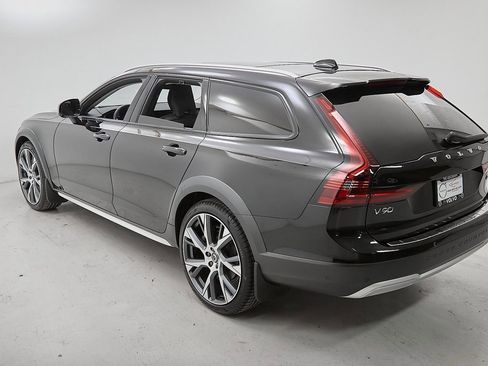 Certified 2024 Volvo V90 B6 Cross Country Ultimate image 7