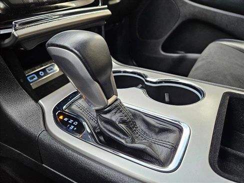 Used 2019 Jeep Grand Cherokee Altitude image 15