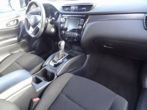 Used 2022 Nissan Rogue Sport S image 24