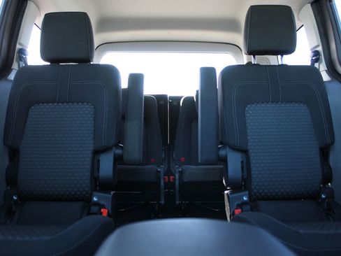 Used 2023 Ford Transit Connect XLT image 13