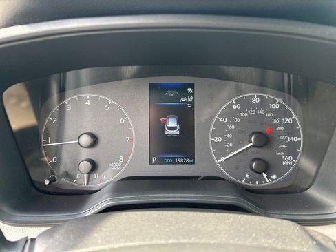 Used 2024 Toyota Corolla Cross L image 9