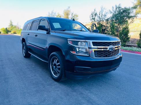 Used 2019 Chevrolet Suburban LT AWD/4WD image 6