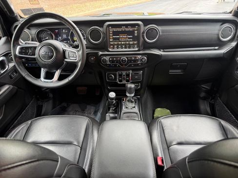 Used 2023 Jeep Wrangler Unlimited Sahara w/ Cold Weather Group AWD/4WD image 11