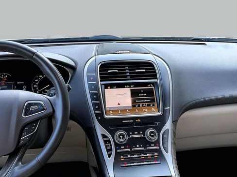 Used 2018 Lincoln MKX Select w/ Select Plus Package FWD image 7