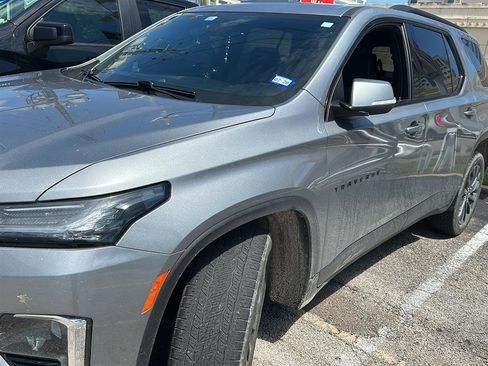 Used 2023 Chevrolet Traverse RS FWD image 4