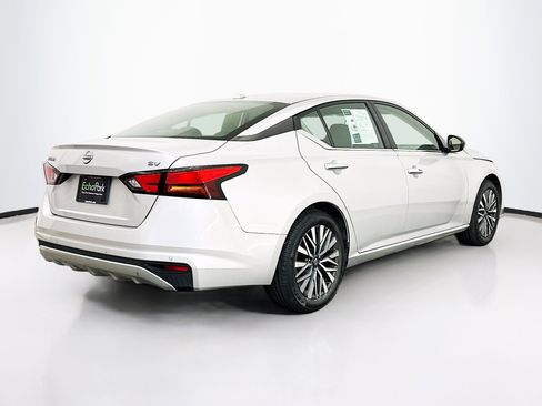 Used 2024 Nissan Altima 2.5 SV image 9