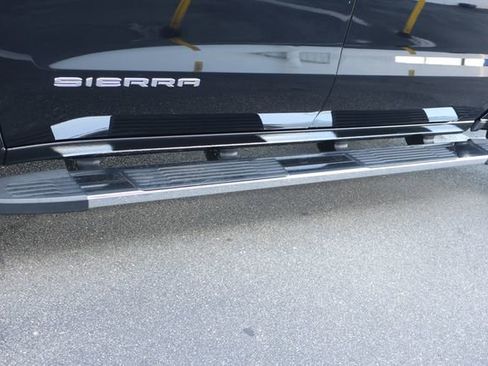 Used 2023 GMC Sierra 1500 SLT w/ SLT Premium Package AWD/4WD image 12