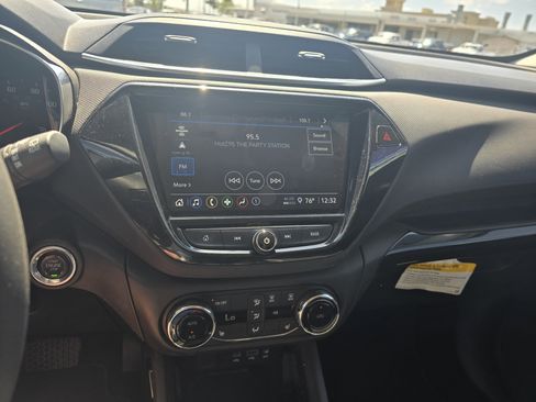 Used 2023 Chevrolet TrailBlazer LT w/ Convenience Package image 14