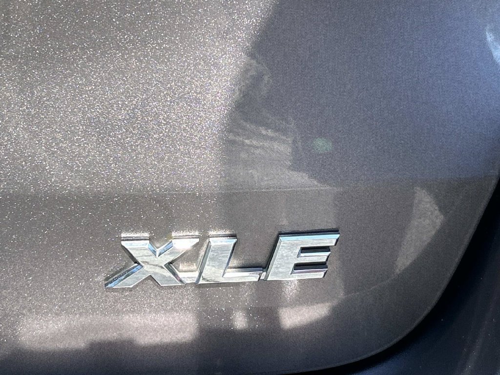 Used 2019 Toyota Highlander XLE FWD image 9