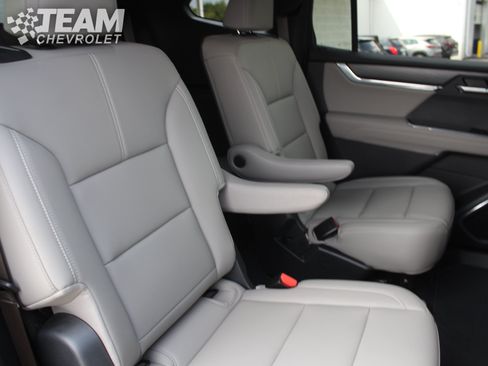 Certified 2024 GMC Acadia Elevation FWD image 25