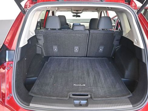 Used 2024 Nissan Rogue SV FWD image 12