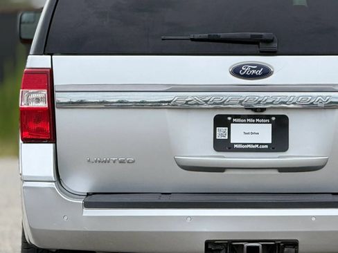 Used 2017 Ford Expedition Limited AWD/4WD image 13