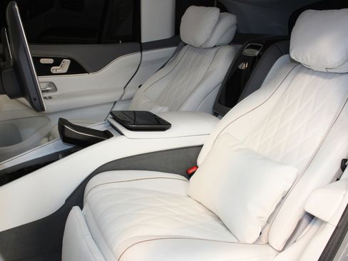 Used 2025 Mercedes-Benz Maybach GLS 600 4MATIC image 50