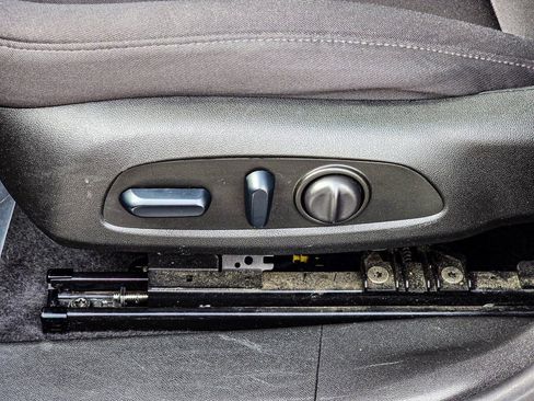 Used 2025 Chevrolet Malibu LT FWD image 14