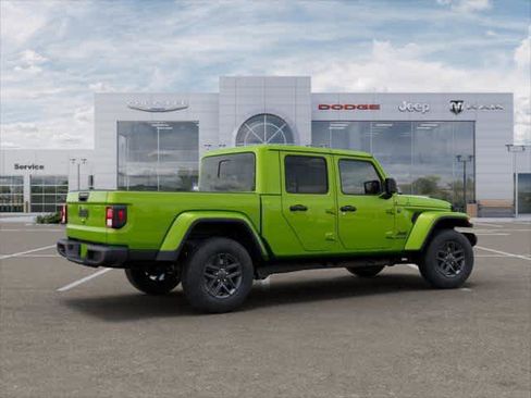 Used 2025 Jeep Gladiator Sport image 24