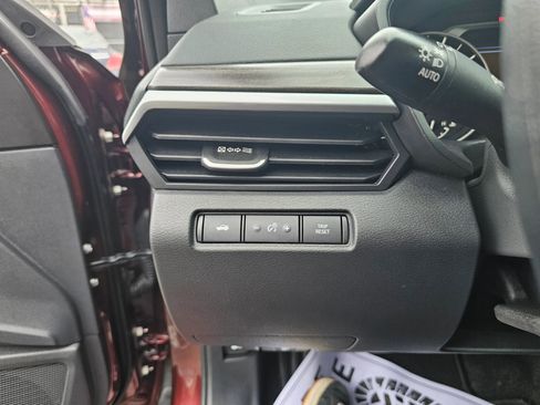Used 2025 Nissan Altima 2.5 SV FWD image 32