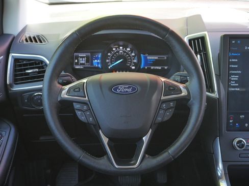 Certified 2022 Ford Edge Titanium w/ Equipment Group 301A AWD/4WD image 6