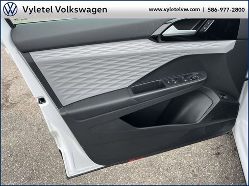 Certified 2023 Volkswagen Taos S image 15