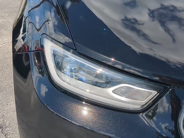 Used 2025 Chrysler Pacifica Select FWD image 10