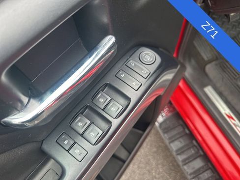 Used 2018 Chevrolet Silverado 1500 LT AWD/4WD image 10