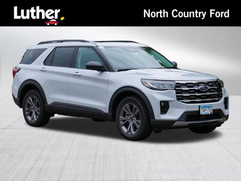 Used 2026 Ford Explorer Active w/ Active Comfort Package AWD/4WD image 1