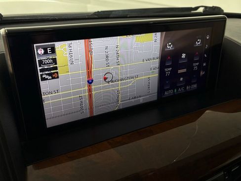 Used 2021 Lexus LX 570 4WD w/ Luxury Package image 23