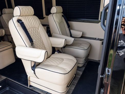 Used 2022 Mercedes-Benz Sprinter 3500 image 14