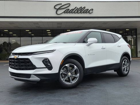 Used 2025 Chevrolet Blazer LT FWD image 1