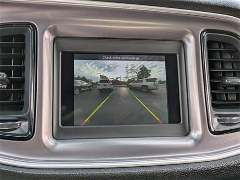 Used 2022 Dodge Challenger SXT image 19