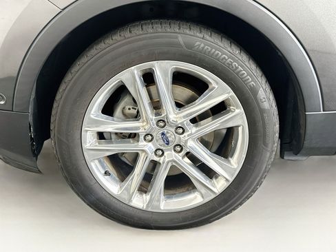 Used 2016 Ford Explorer Limited w/ Equipment Group 301A FWD image 11