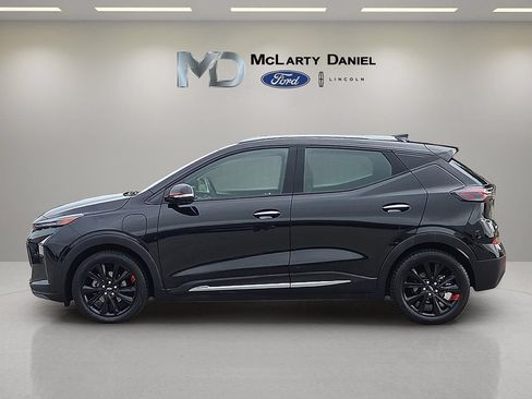 Used 2023 Chevrolet Bolt EUV Premier w/ Sun & Sound Package FWD image 3