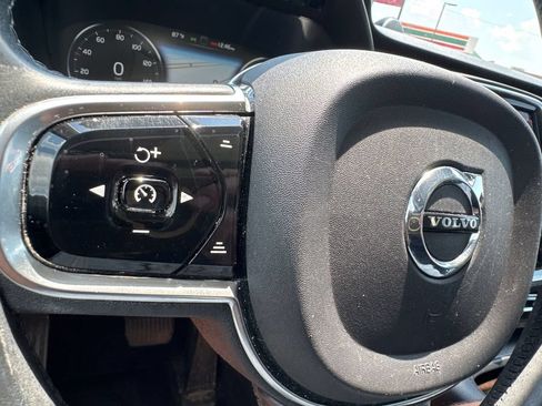 Used 2016 Volvo XC90 T6 Momentum w/ Momentum Plus Package AWD/4WD image 27