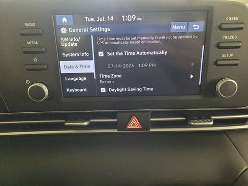 Used 2025 Hyundai Elantra SE FWD image 25