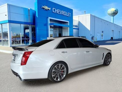 Used 2019 Cadillac CTS V w/ Luxury Package RWD image 2