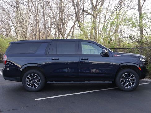 Certified 2024 Chevrolet Suburban Z71 w/ Off-Road Capability Package AWD/4WD image 10