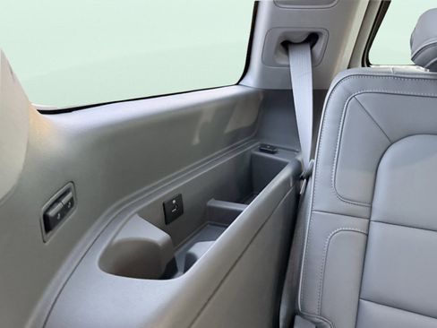 Used 2018 Lincoln Navigator Reserve w/ Technology Package image 50