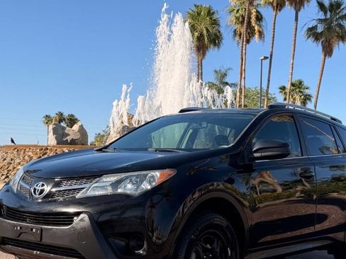 Used 2015 Toyota RAV4 LE FWD image 19