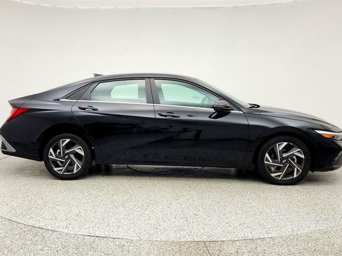 Used 2024 Hyundai Elantra Limited FWD image 4