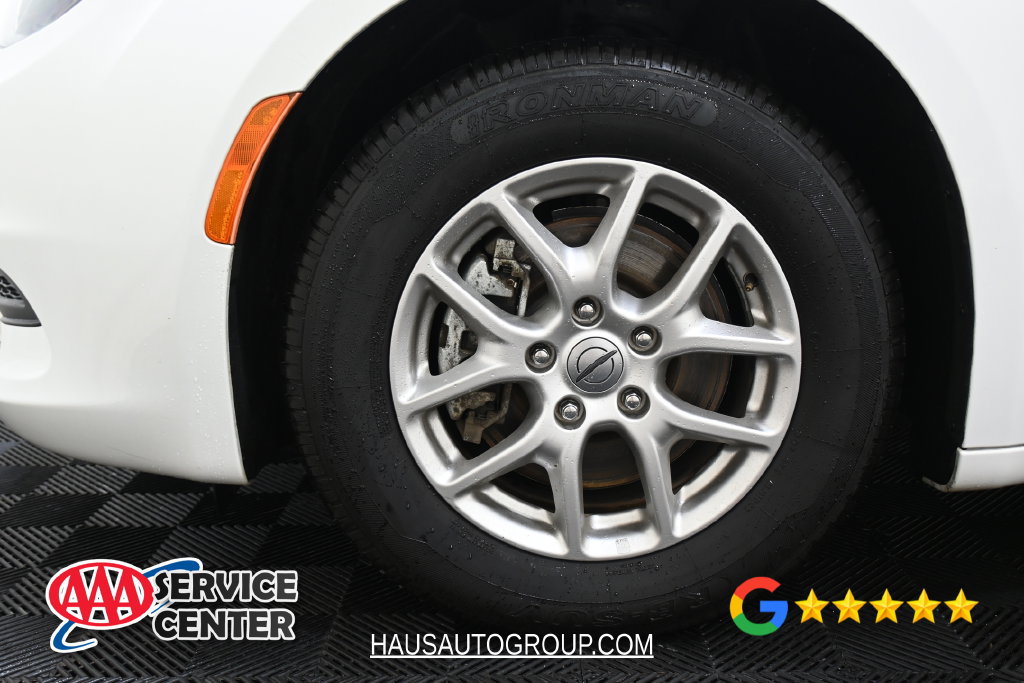Used 2023 Chrysler Voyager LX FWD image 34
