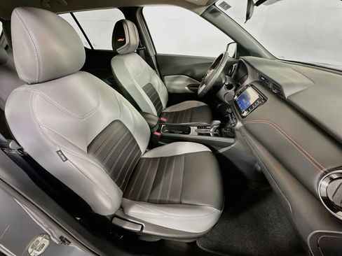 Used 2023 Nissan Kicks SR w/ SR Premium Package FWD image 27
